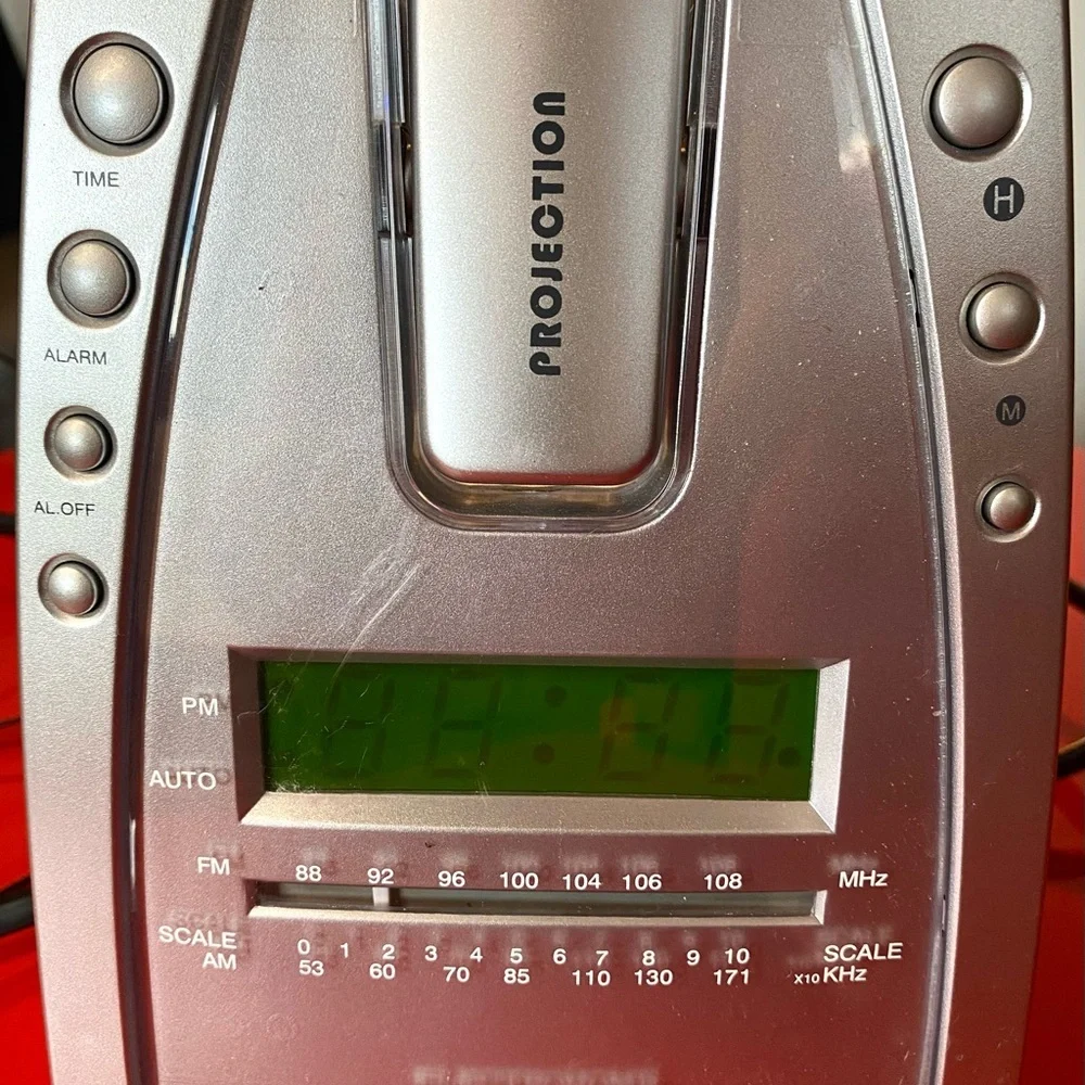 Silver Electrohome Alarm Clock Radio Projects Time on the Wall - Picture 6 of 11